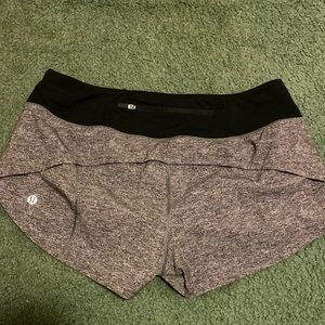 Lululemon low rise shorts 2.5”